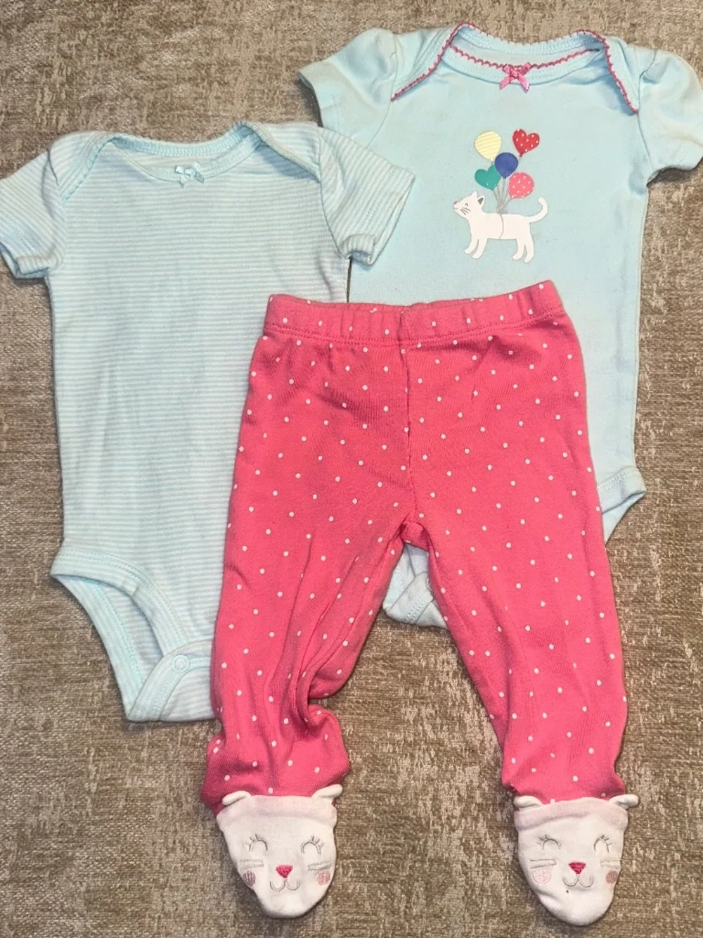Kitty footed Girls Carter’s Outfit Set size 3M vintage retired set
